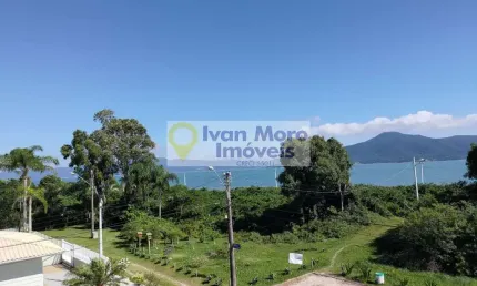 Casa frente mar à venda em Daniela - Florianópolis - SC