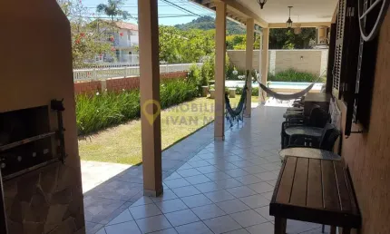 Casa à venda em Praia da Daniela - Florianópolis - SC