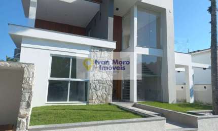 Casa à venda frente mar em Daniela  -  Florianópolis - SC