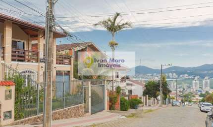 Casa com 4 quartos à venda na Trindade, Florianópolis 