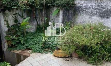 Sobrado à Venda no bairro Centro, 3 dorms, 1 vaga, 168 m²