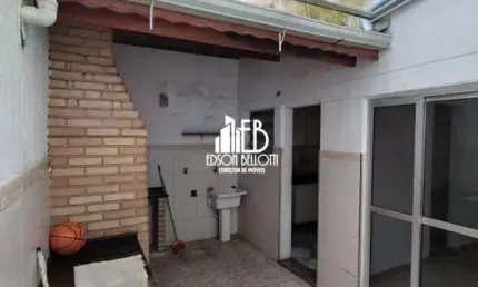 Sobrado à Venda no bairro Demarchi - 2 dorms, 2 vagas, 80 m²