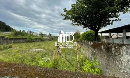 TERRENO COM CASA - PRAIA DA ENSEADA - GUARUJÁ - 797 METROS.