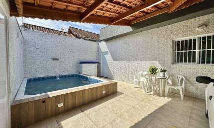 Casa de 3 dorm(s), sendo 2 suítes com piscina, mobiliado na Tupi em Praia Grande