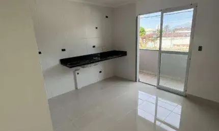 Casa de 2 dorm(s), sendo 1 suíte, em condominio,  superior com sacada frente rua no Boqueirão em Praia Grande SP.