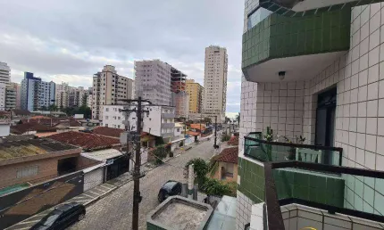 Apartamento de 2 dormitórios com sacada, vista mar,  na Aviação em Praia Grande .