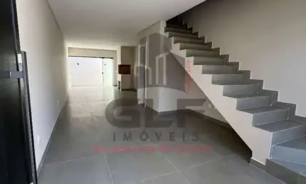 Casa Sobrado a venda na cidade de Itapema/SC no bairro Morretes, com 3 Dormitórios sendo 1 Suíte e 2 Vagas de Garagem.