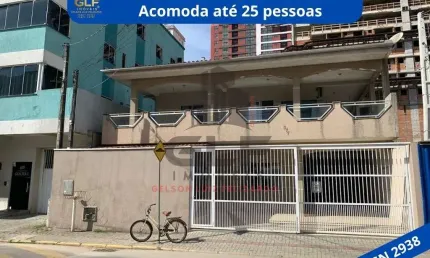 Sobrado a 580 metros do Mar em Itapema/SC, no bairro Morretes, com 4 Qtos, aceito apartamento no negócio, possui pebolim, sinuca, tenis de mesa.me.