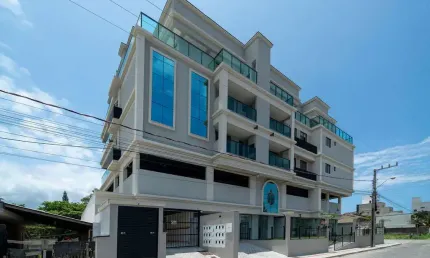 Apartamento à venda em Bombinhas-SC, Mariscal: 1 quarto, 1 suíte, 1 banheiro, 1 vaga, 72,71 m² de área!