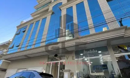 Apartamento de alto padrão na cidade de itapema/sc, no bairro centro, com 3 suítes e 2 vagas de garagem.  localização privilegiada.