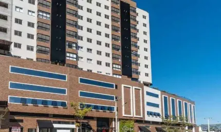 Apartamento à venda no centro de balneário camboriú-sc: 2 quartos, 1 suíte, 2 banheiros, 1 vaga de garagem e 68,83 m² de área