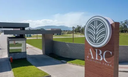 Terreno condomínio abc business, a venda na cidade de porto belo/sc no bairro alto perequê, com 2.000 m²