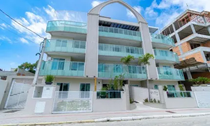 Apartamento à venda em Bombinhas-SC, Canto Grande: 1 quarto, 1 suíte, 1 banheiro, 1 vaga - 70m². Aproveite!