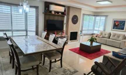 CASA SENDO 3 QUARTOS/DORMITÓRIOS NO BAIRRO PEDRA BRANCA Á VENDA POR R$ 1.855.000,00.