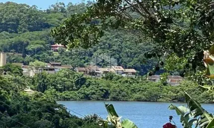 TERRENO A VENDA JUNTO A CONDOMÍNIOS DE LUXO NA LAGOA DA CONCEIÇÃO