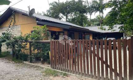 CASA COM 3 DORMITÓRIOS/ QUARTOS EM PALHOÇA SC, BAIRRO SERTÃO DO CAMPO À VENDA POR R$ 380.000,00.