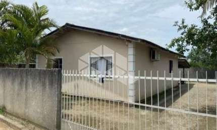 CASA COM 3 DORMITÓRIOS/ QUARTOS E TERRENO COM 350M² EM BIGUAÇU -  SC, BAIRRO ENCRUZILHADA À VENDA POR R$ 275.600,00.