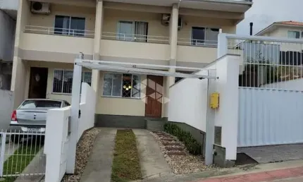 Casa sobrado sendo 2 dormitórios/ quartos c/ suíte  no bairro sertão do maruim - são josé por r$ 500.000