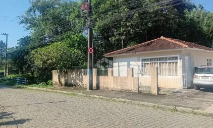 Casa com 3 dormitórios na enseada de brito - palhoça - sc no valor de r$ 392.000,00.