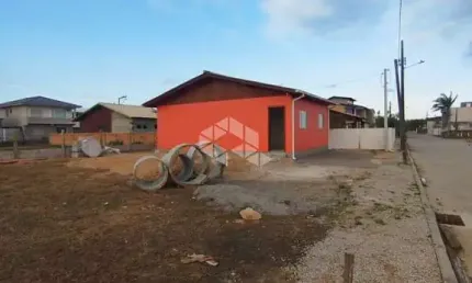 Casa sendo 2 dormitórios/ quartos  no bairro barra do aririu  - palhoça no valor de r$ 370.000,00