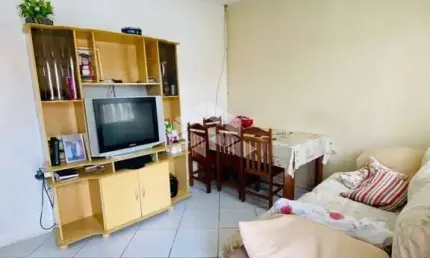 Casa 2 quartos/dormitórios no bairro madri em palhoça /sc.