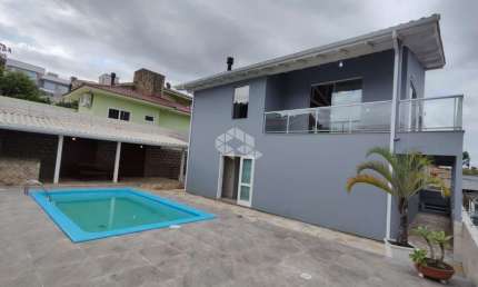 CASA COM 3 DORMITÓRIOS/QUARTOS  SENDO 1 SUÍTE, EM SÃO JOSÉ SC, BAIRRO CENTRO HISTÓRICO À VENDA POR R$ 2.232.000.00.