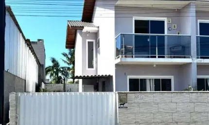CASA SOBRADO COM 3 DORMITÓRIOS/QUARTOS SENDO DUAS SUÍTES EM PALHOÇA SC, BAIRRO BARRA DO ARIRIÚ À VENDA POR R$ 392.000,00.