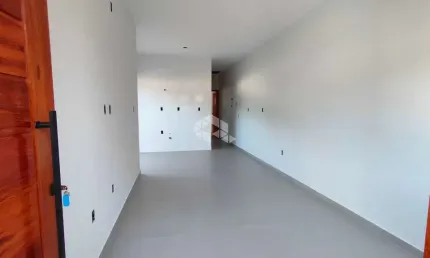 Casa geminada com 2 dormitórios, sendo 1 suíte, 1 vagas descoberta e 55m² para vender por r$ 395.000,00