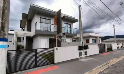 Casa sobrado com 2 dormitórios, sendo 2 suítes, 1 vaga e 99,83 m² para vender por r$ 550.000,00