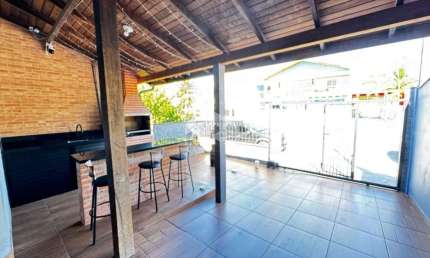 CASA COM 3 DORMITÓRIOS/ QUARTOS EM SÃO JOSÉ SC, BAIRRO POTECAS Á VENDA POR R$ 440.000,00