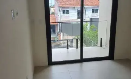 Casa sobrado com 3 dormitórios sendo 2 suítes em são josé sc, bairro ipiranga à venda por r$ 900.000,00.
