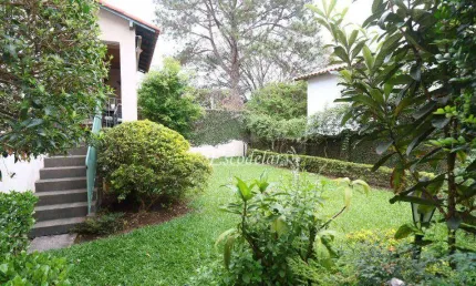 Sobrado com 3 dormitórios à venda, 300 m² por R$ 2.550.000,00 - Pacaembu - São Paulo/SP