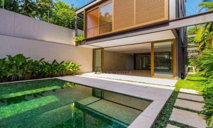 Casa à Venda no Jardim Paulista  com projeto moderno e lazer privativo!