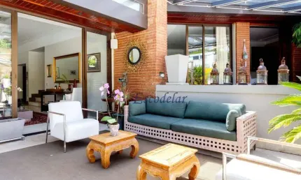 Casa para comprar com 4 suítes, térrea, espaço gourmet, àrvores frutíferas, 2.470m² terreno gramado - Jardim Guedala, São Paulo SP