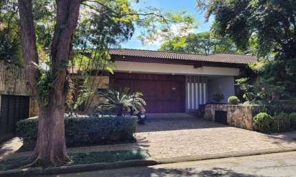 Casa para comprar com 4 quartos(2 suítes), quadra tenis, 7 vagas, 598m² - Jardim Guedala, São Paulo SP