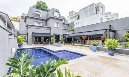 Casa com 4 Suítes à  Venda, 1007 m² na Cidade Jardim