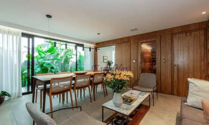 Casa com 4 dormitórios Totamente reformada pronta parea entrar! à venda  - Jardim Europa - São Paulo/SP