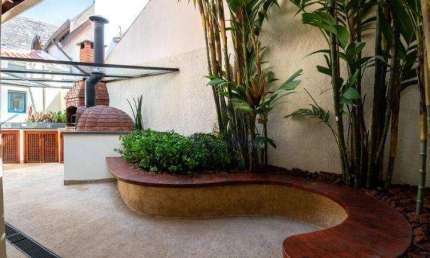 Casa com 3 dormitórios à venda, 220 m² em Moema - São Paulo/SP