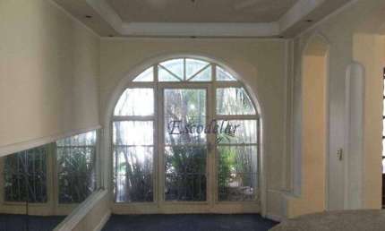 Casa para Alugar, 630 m² em Pinheiros em Avenida Movimentada