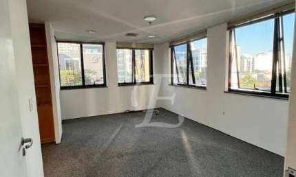 Conjunto Comercial para alugar com 3 salas e 2 banheiros por R$ 5.640/mês - Itaim Bibi - São Paulo/SP