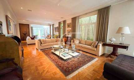 Casa com 837 m² , a venda , 4 suites,4 quartos, na vila nova conceição, a poucos passos do portão 7 do parque ibirapuera