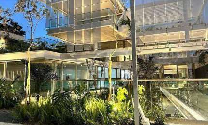 Alugo predio comercial de 5 andares na vila nova conveicao, poucos metro da praça pereira coutinho e o parque Ibirapuera.