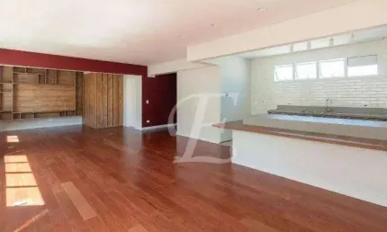 Apartamento à venda no Jardins, reformado, com 2 quartos/sendo 1 suíte com closet e 1 vaga de garagem. Em uma localização privilegiada na Rua Padre Jo
