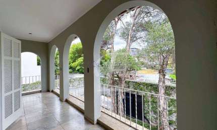 alugo casa 500m2 no jardins, 4quartos, 3 suites,6 banheiros, 5 vagas no Jardim Paulista