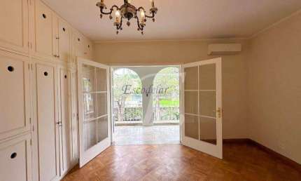 casa, para alugar, 500m2 , 4 quartos, 3 suites,6 banheiros, 5 vagas poucos metro do parque Ibirapuera no jardim paulista.