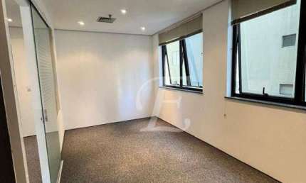 Metragem: 57 m² Dividido em 03 salas  Ar condicionado Sanitários: 02 Vagas de garagem: 01, vagas de visitante gratuita
