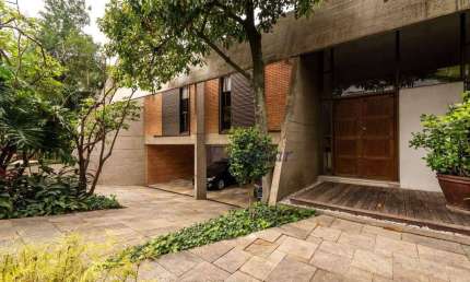 Casa com 4 quartos sendo 4 suites à venda, 885 m² por R$ 14.950.000 - Pacaembu - São Paulo/SP