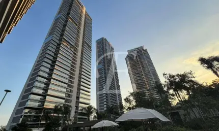 142m2, 03 Suítes, Novo, lazer total de Condomínio Clube com boliche, complexo do Hospital e faculdade Albert Einstein, Hotel Emiliano