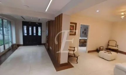 Casa comercial no jardim américa, com 12 salas e 6 vagas de garagem