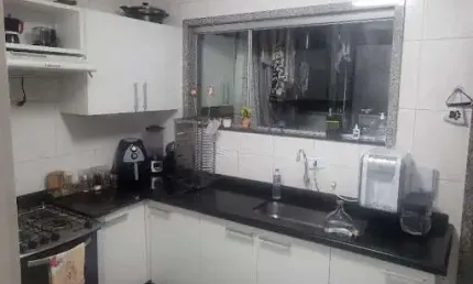 Apartamento 3 dormitórios, 2 banheiros, próximo ao metrô.